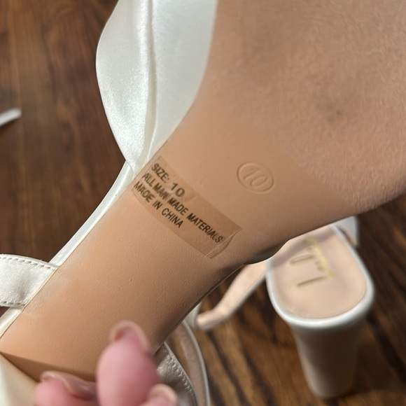 Shoes - Picture 8 of 8